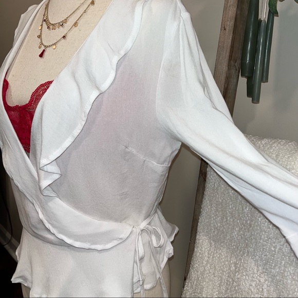 π Cotton On Wrap Around Blouse - Picture 4 of 10